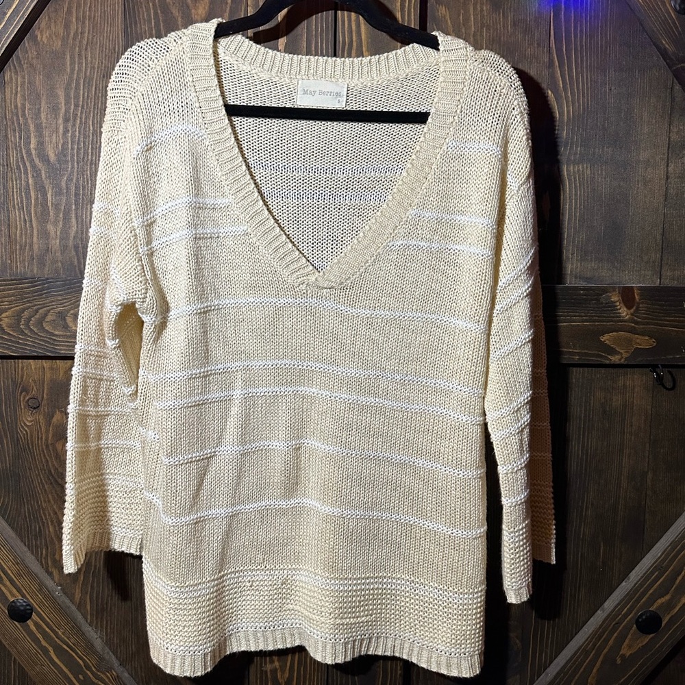 May‎ Berries Cream Knit V-Neck Sweater